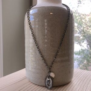 Aged cameo and pearl gold necklace